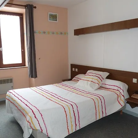 Hotel Du Donjon 2*